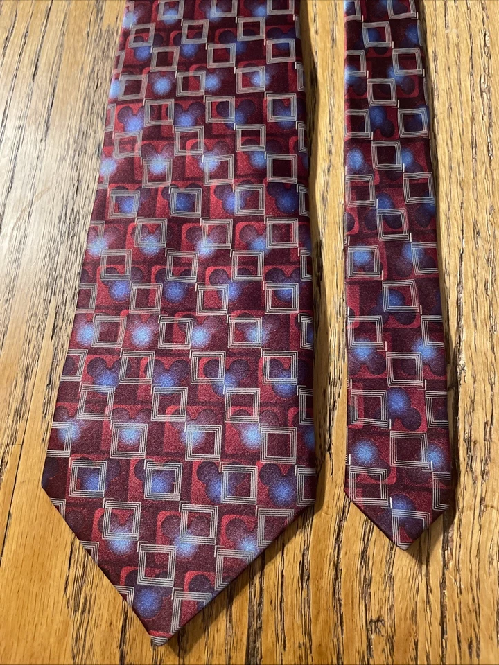 Corbata de seda geométrica de colección usada en excelente estado de Walt Disney World oculta de Mickey Mouse Foto 4 de 4