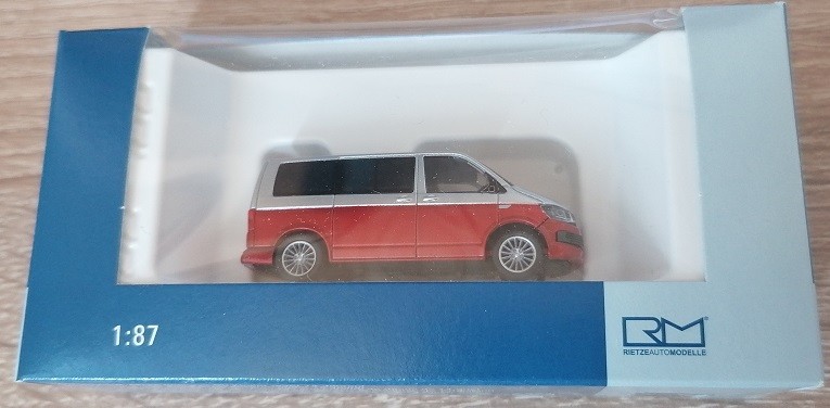 Rietze 11662 - 1/87 Volkswagen T6 Bus KRreflexsilver/fortanored - New