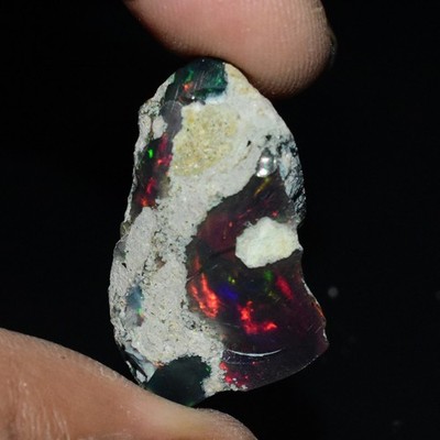 Glatter schwarzer Opal grob 19,55 kt natürlicher äthiopischer Welo Opal roh, ...