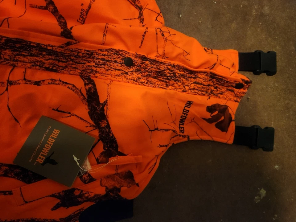 Wildfowler Insulated Waterproof Concealing Bib Overalls. Size Large - Image 2 of 4