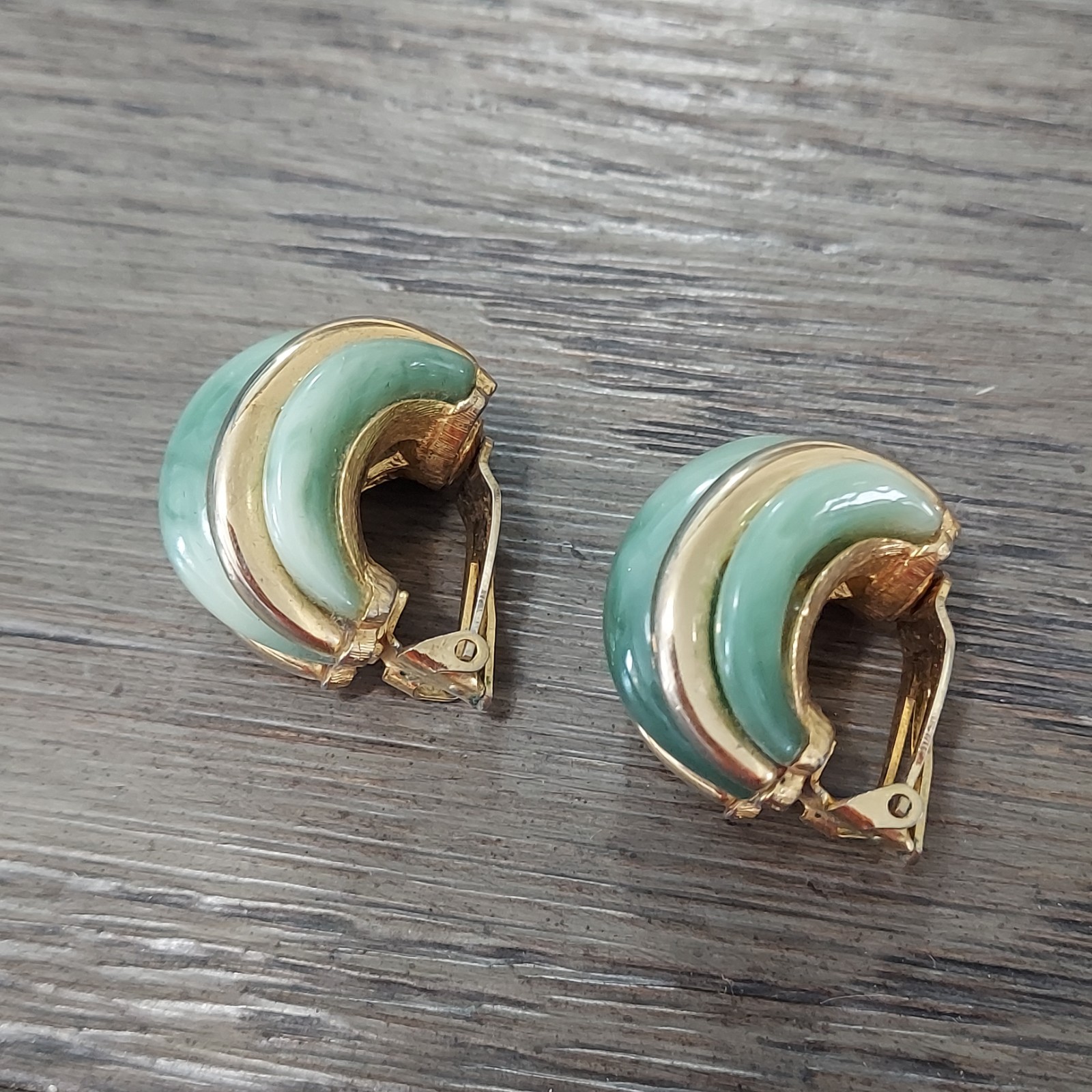 Vtg Kenneth Jay Lane KJL Jade Enamel Gold Clip On… - image 3