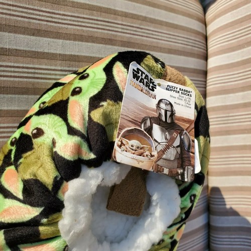 Star Wars Mandalorian Baby Yoda Fuzz Babba Slipper Socks Size L/XL • 10-12 - Picture 3 of 4