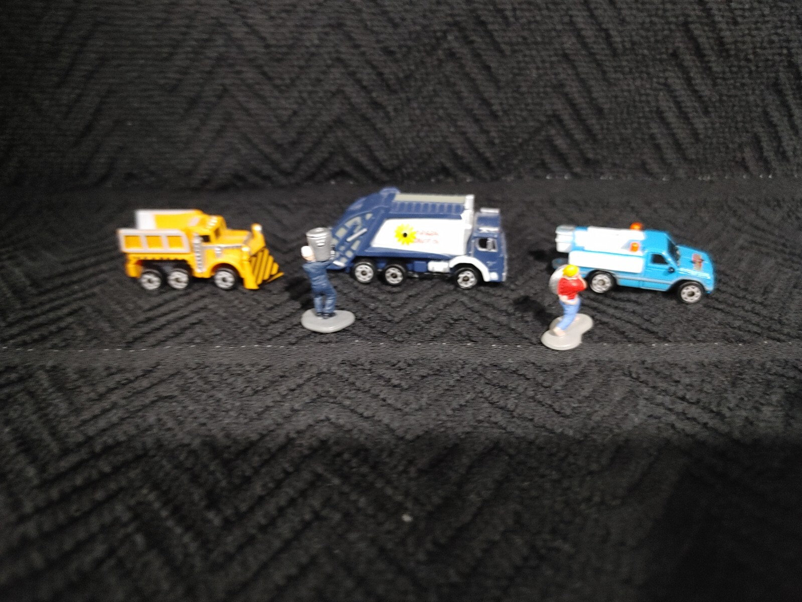 Picture 1 of 4