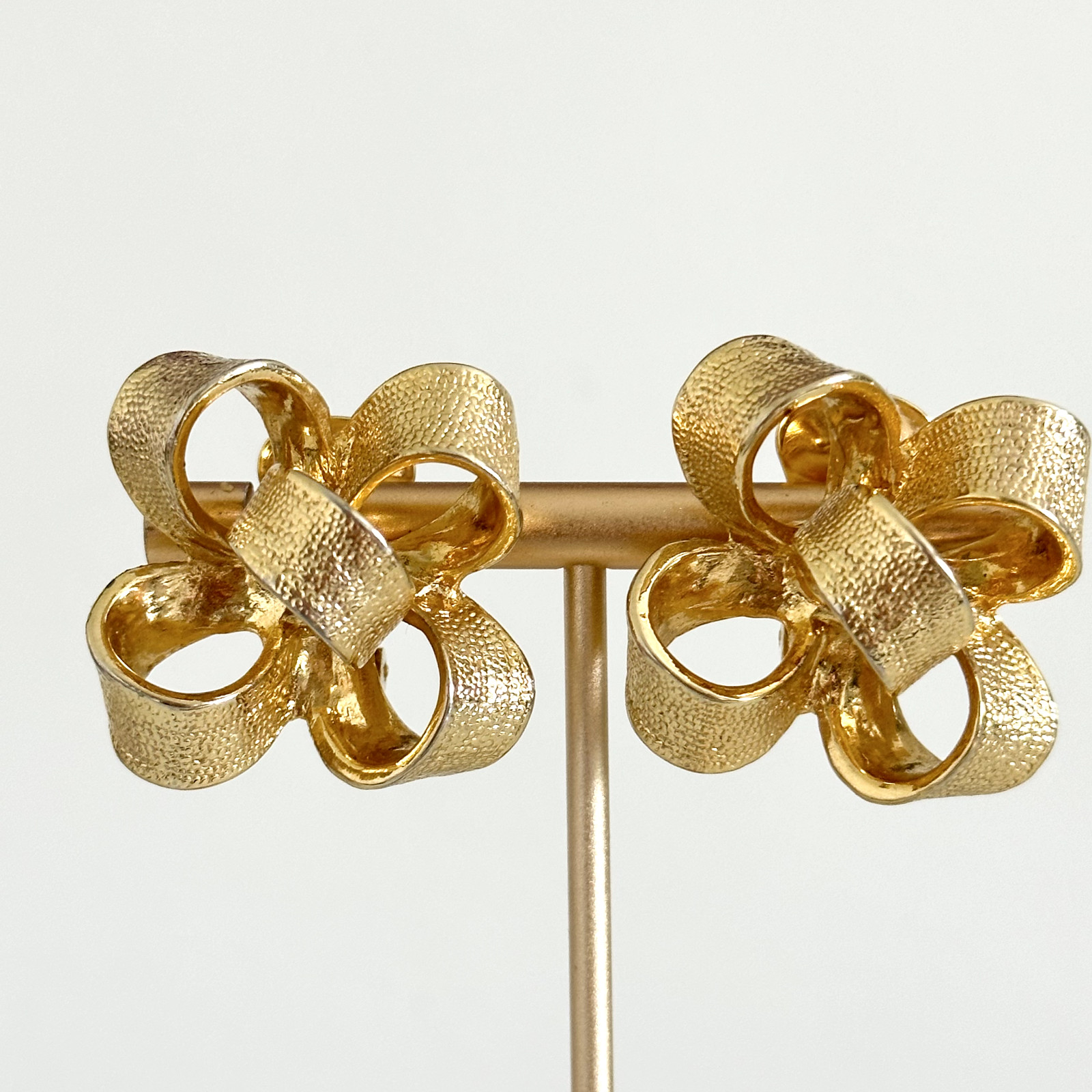 Vintage KJL Kenneth Jay Lane Gold Tone Large Chun… - image 1