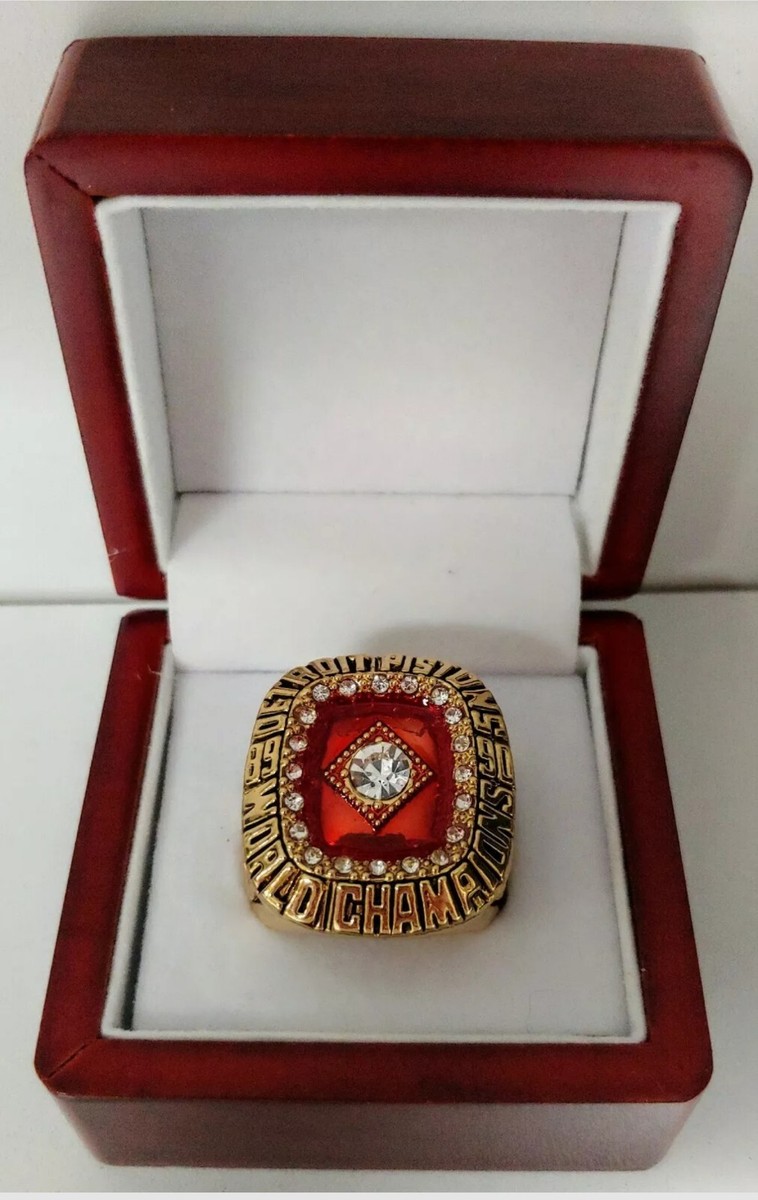 Isaiah Thomas 1990 Detroit Pistons Championship Ring With Wooden Display  Box