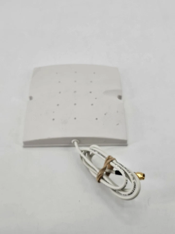 Laird Connectivity S2409P Patch Antenna - Image 2 of 4