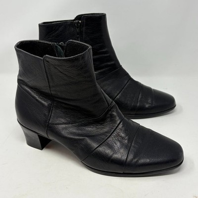Munro women's black heeled ankle boots side width size 10 WW wide
