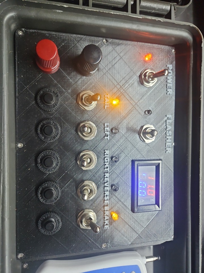 Trailer Light Tester Remote Control 7 /4 Pin Test Internal Battery With ...