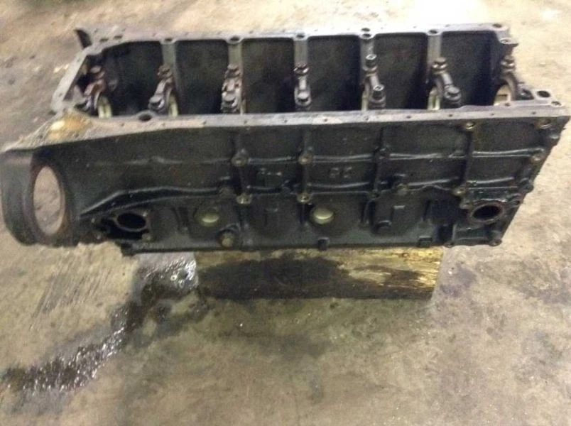 CYLINDER BLOCK 201 TYPE GASOLINE 2.6L FITS 87 88 89 90 MERCEDES BENZ 190E 260E Foto 4 de 4