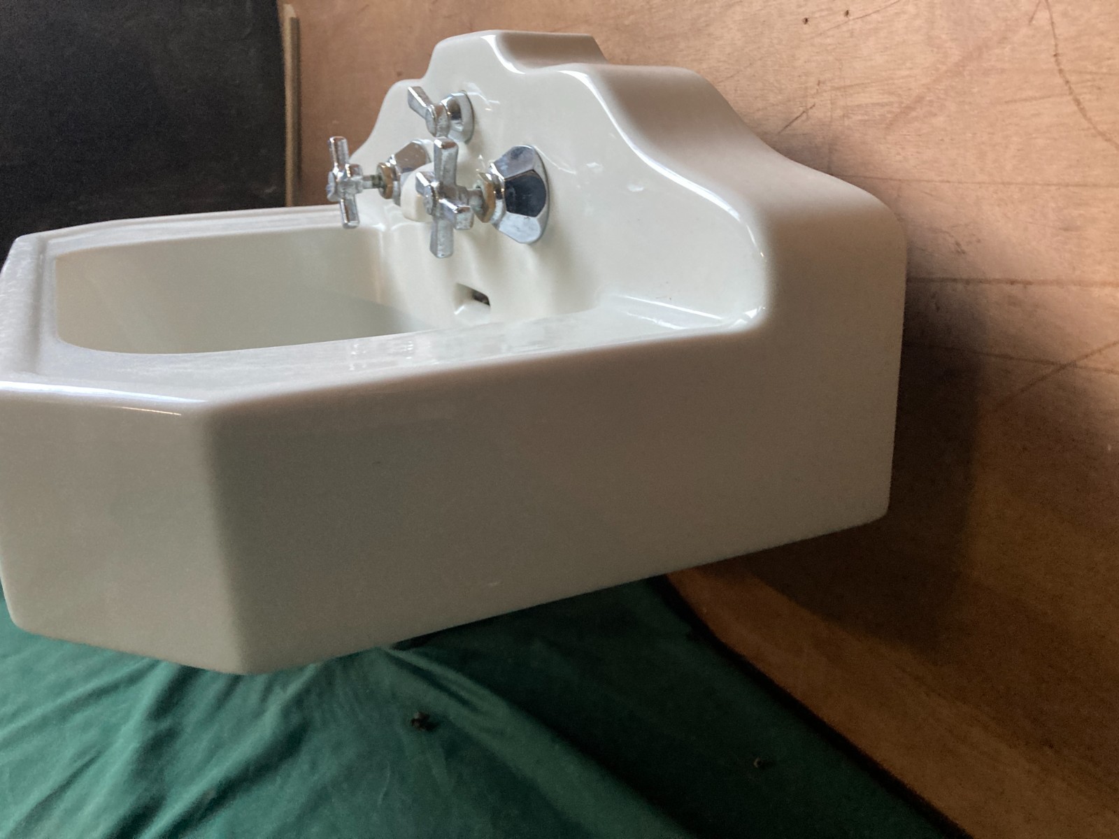 Antique Ceramic White Porcelain Stepped Pyramid Deco Bath Wall Sink Vtg 432-25E