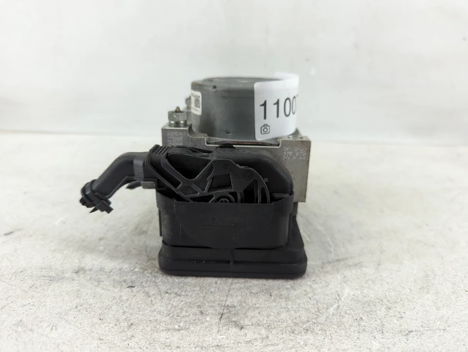 Módulo de control de bomba ABS 2017-2018 Mazda 3 XJH4N Foto 4 de 4