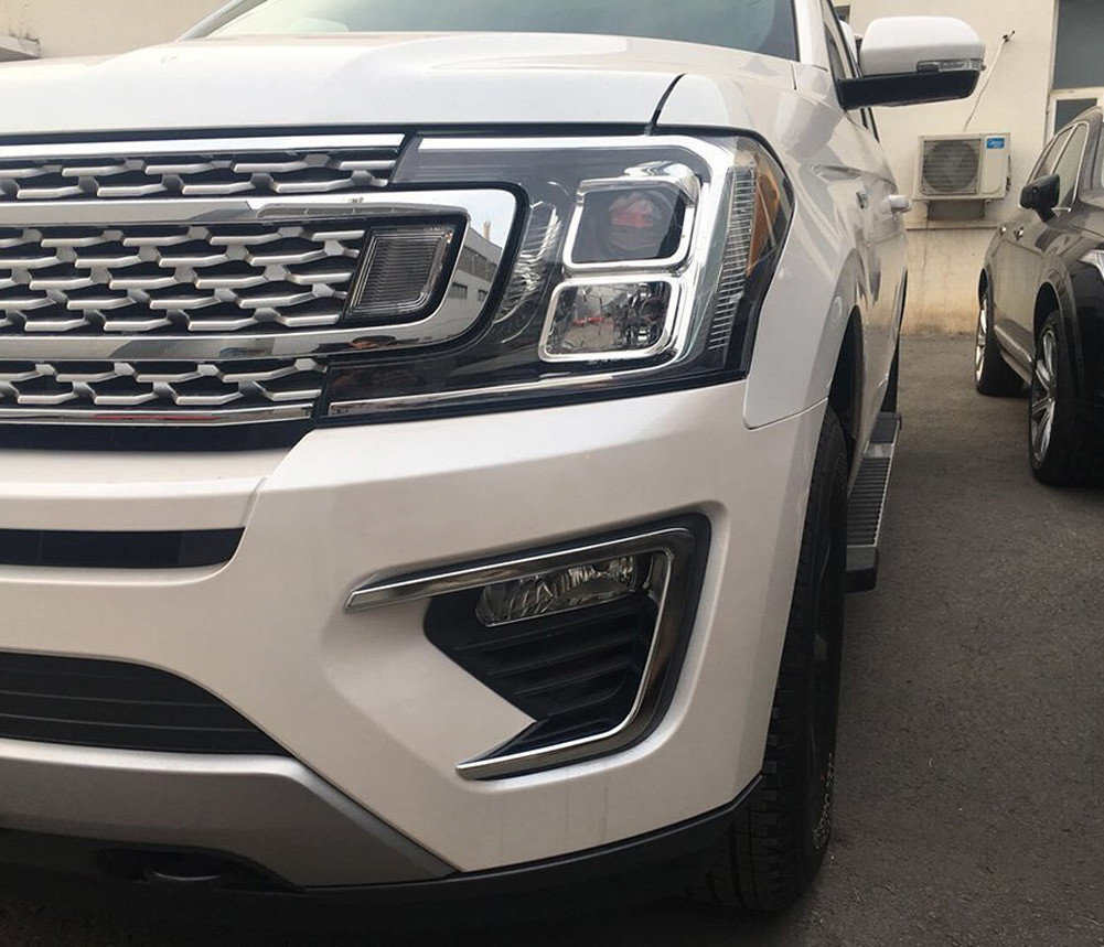 Chrome Fog Lamp Eyebrow Cover Trim For 2018-2020 Ford Expedition XLT – ABS Plastic, Self-Adhesive