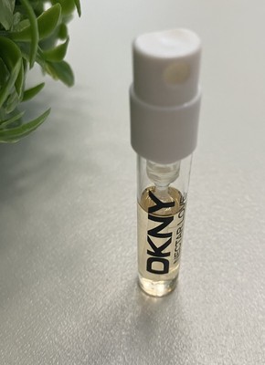 NEW DKNY Nectar Love Eau De Parfum Perfume Spray .05oz Purse Travel Sample Sizes