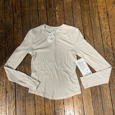 Lululemon HOLD TIGHT LONG SLEEVE HENLEY BONE SZ 2  NWT