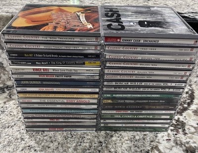 Lot of 32 Country Music CDs Johnny Cash George Strait Vince Gill Willie Nelson!