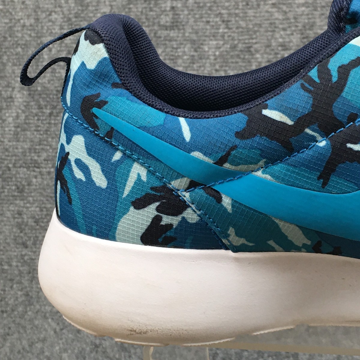 Nike Shoes Mens 10.5 Roshe Run Camouflage Sneakers Blue Lace 