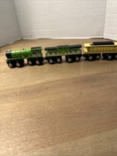 Circo Wooden Railroad Train Car Set of 3 Magnetic Green yellow