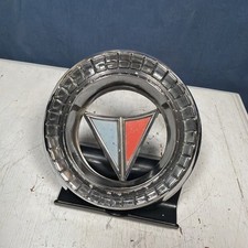 1965 Plymouth Valiant Signet Grille Emblem Ornament 2578572 2524912