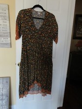 LADIES AVENUE LONG DRESS SIZE 22-24 N.W.O.T