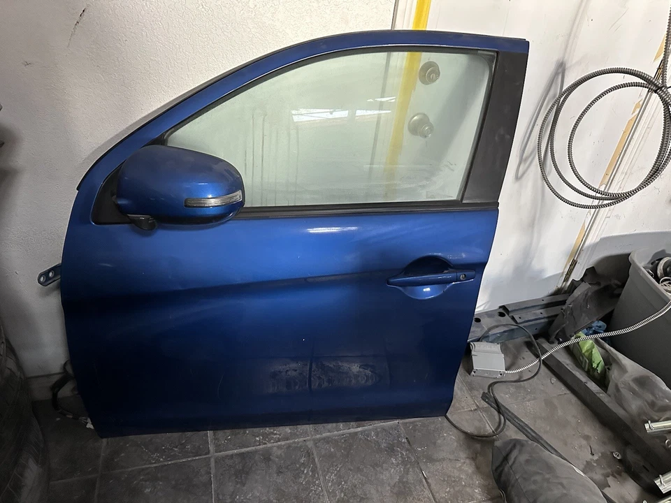 Mitsubishi Outlander Sport 2017 puerta delantera lateral del conductor Foto 3 de 3