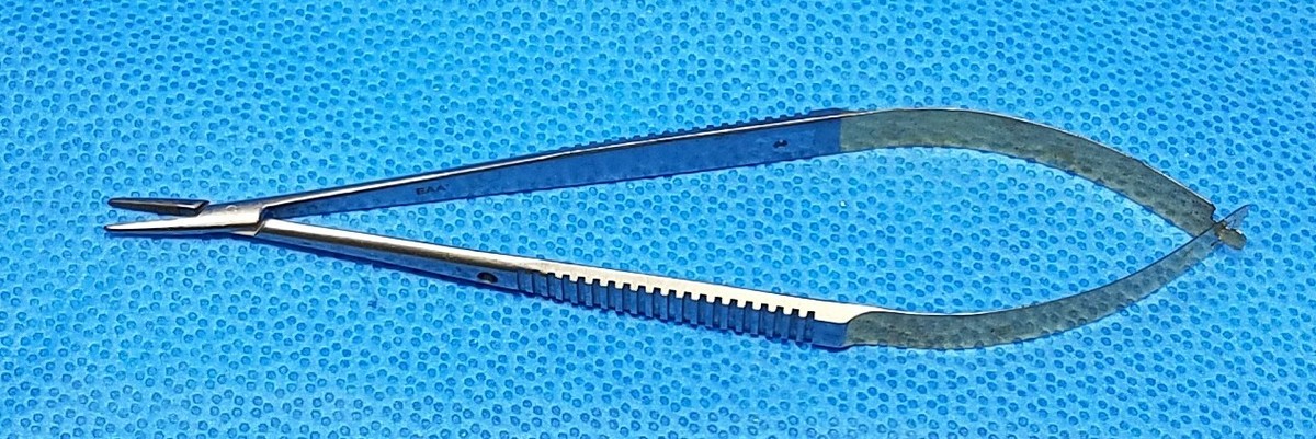 Jarit 355-413 Castroviejo Needle Holder, Carb-Bite, Extra Delicate