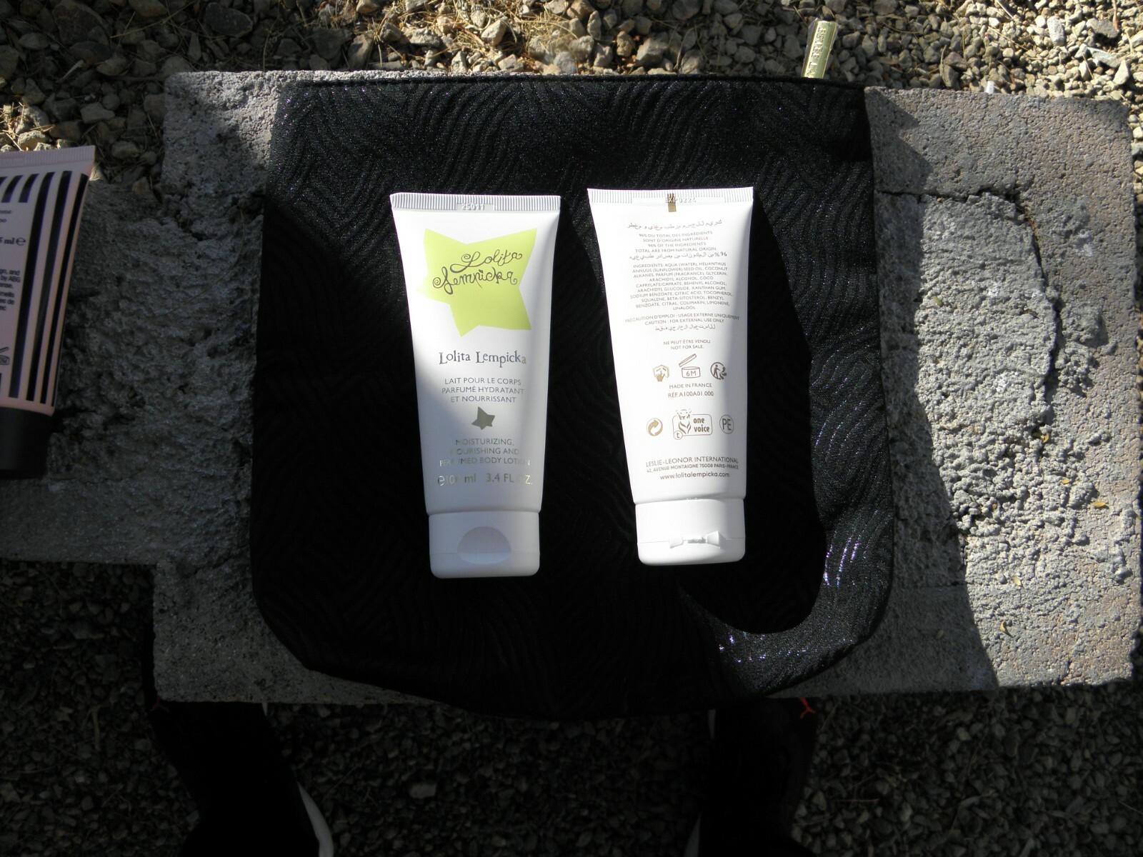 NARCISO RODRIGUEZ 4.8 0z( 3 X  1.6 0Z = 4.8 0Z)LOTION FOR HER + C0SMETIC BAG