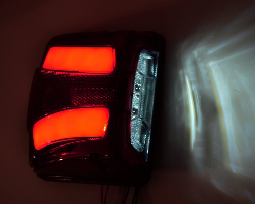 24V LED Red Position Light + White Number License Plate Truck Trailer Chassis - Picture 5 of 6