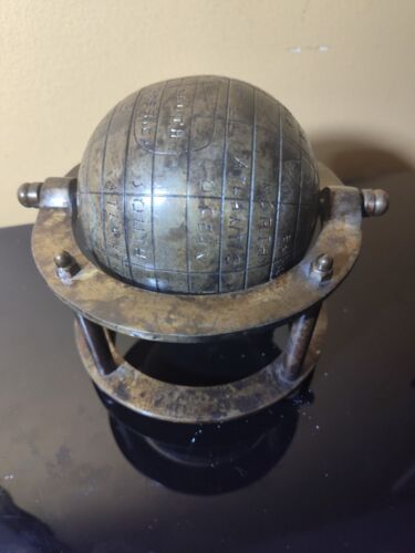 Vintage Solid Brass Desk Office Study Table Globe Etched Old World Style - 7 x 8 - Picture 10 of 10