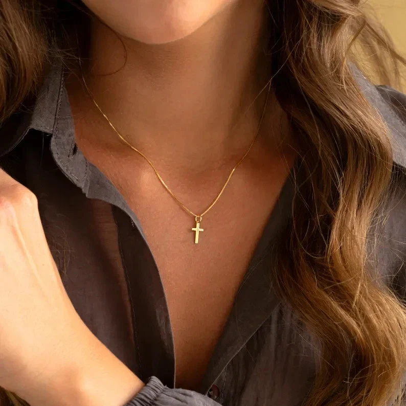 Collar Cruz Plata Esterlina, Colgante Navidad Chapado en Oro Amarillo 14K Foto 4 de 4