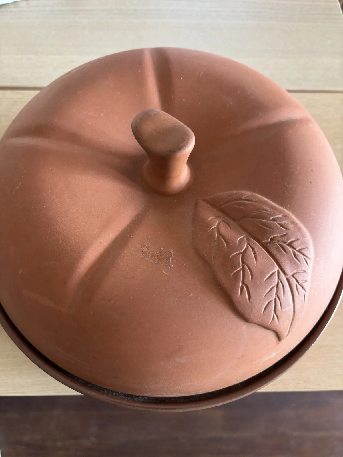 CLAY Terra-Cotta Baker Apple Shaped Glazed Baking Dutch Oven Pot with Lid