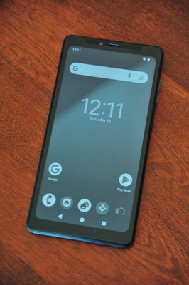 Hisense A9 Smartphone | E-Ink Screen | Lineage OS | Excellent Condition