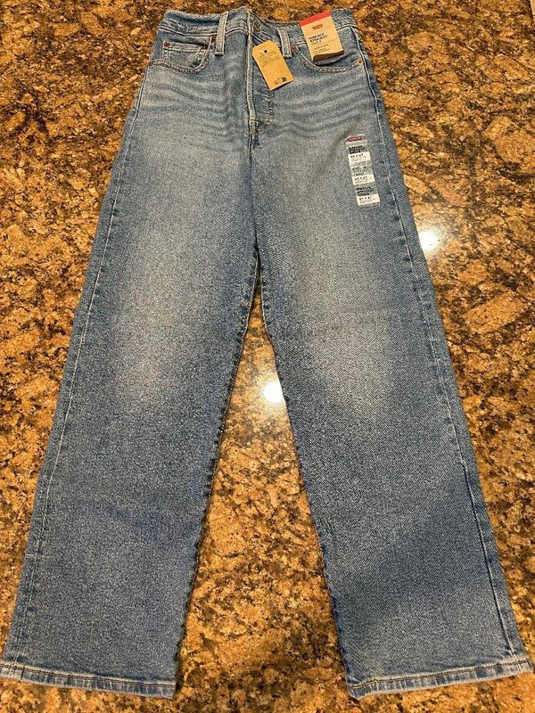 Levi's Women's Ribcage Straight Ankle Jeans Medium Indigo 26x27