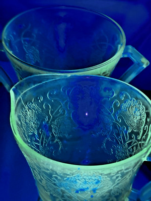 1930's Hazel Atlas Florentine Poppy 2 Green Depression Creamer & Sugar Uranium