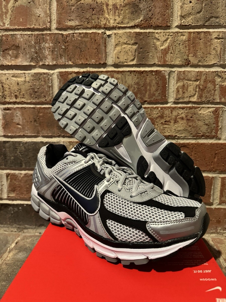 New 12.5 Nike Air Zoom Vomero Metallic Silver Black Running Shoes