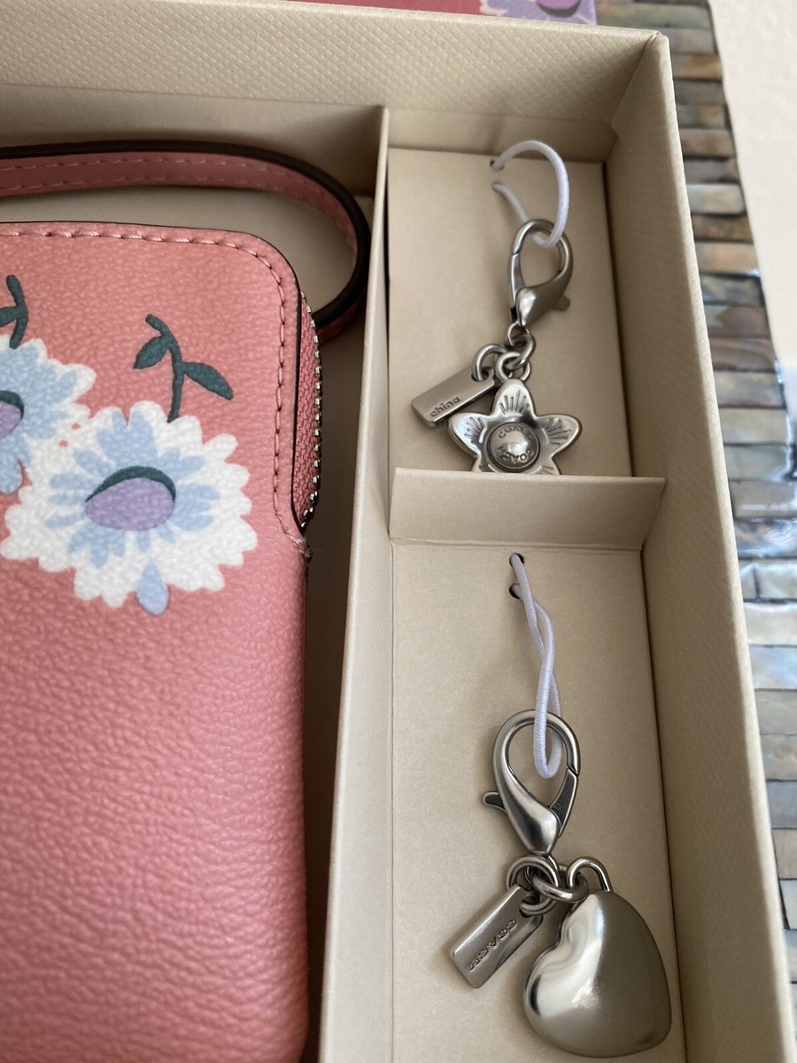 Coach Boxed Corner Zip Wristlet With Daisy Print Sv/Bubblegum