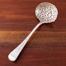 JOHN LAMBE GEORGIAN STERLING SILVER SUGAR SIFTER / STRAINER SPOON 1789