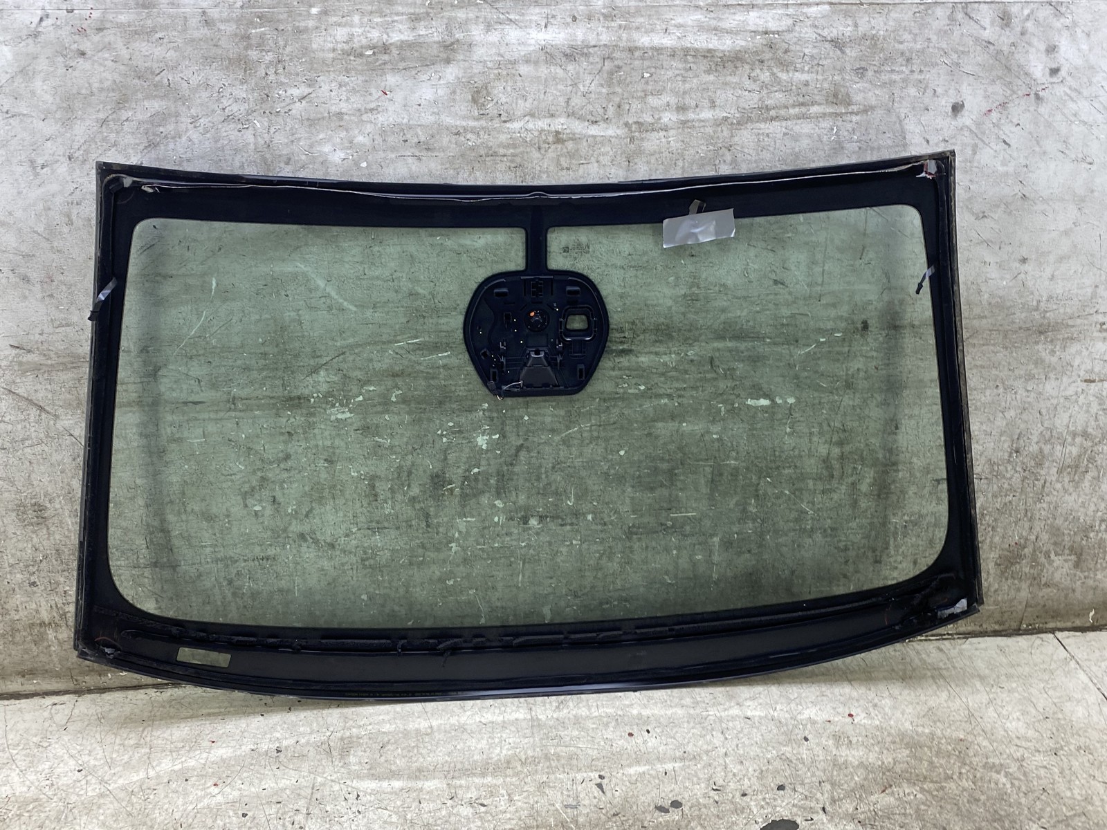 2020 2021 2022 2023 2024 2025 ASTON MARTIN DBX OEM FRONT WINDSHIELD