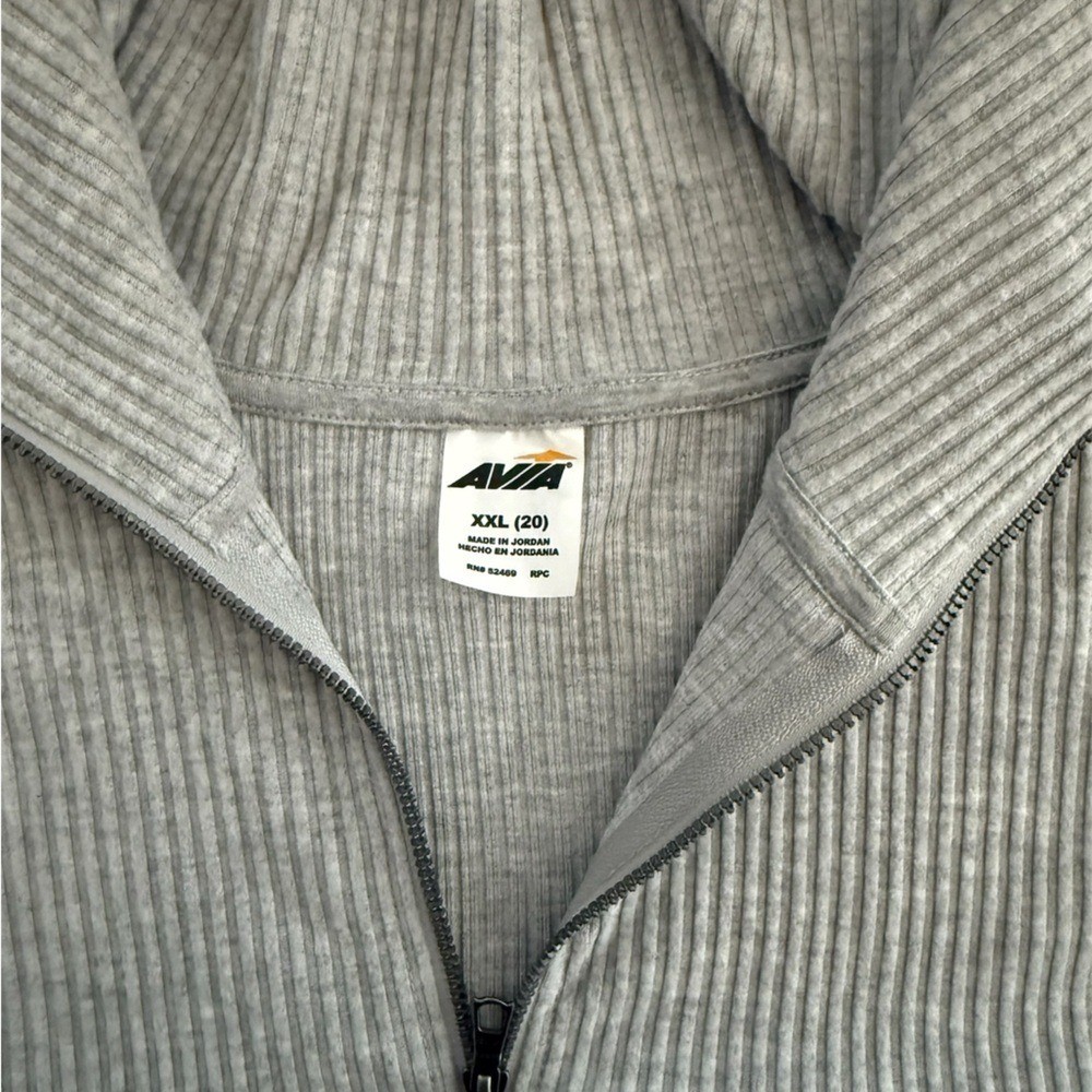 Light Gray Ribbed Quarter-Zip Pullover - image 6