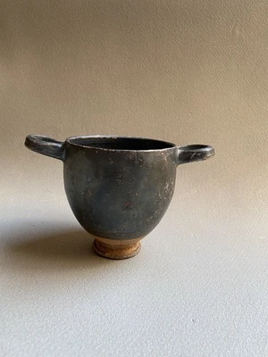 Skyphos Céramique Grande Grèce Antique Italie Apulie Vase Noir Terre Cuite - Photo 1/4