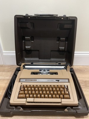   Vintage Smith Corona 12 Electric Correction Typewriter w/Case/Manual Mod. 3L