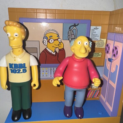 The Simpsons Exclusive Playset KBBL Radio Station with Bill and