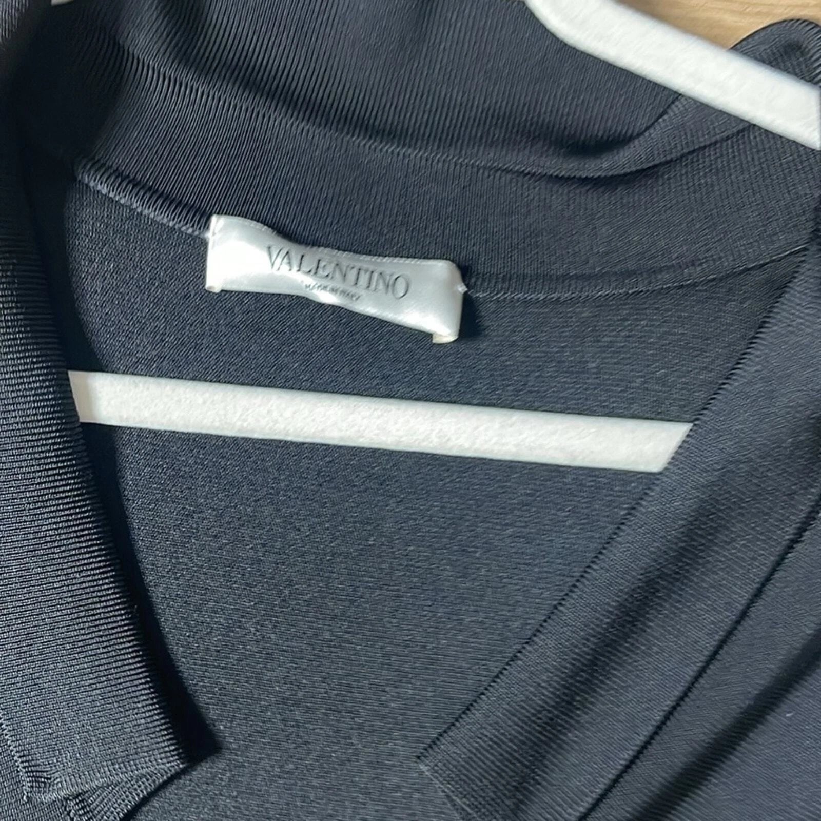 Valentino Abito collo a U