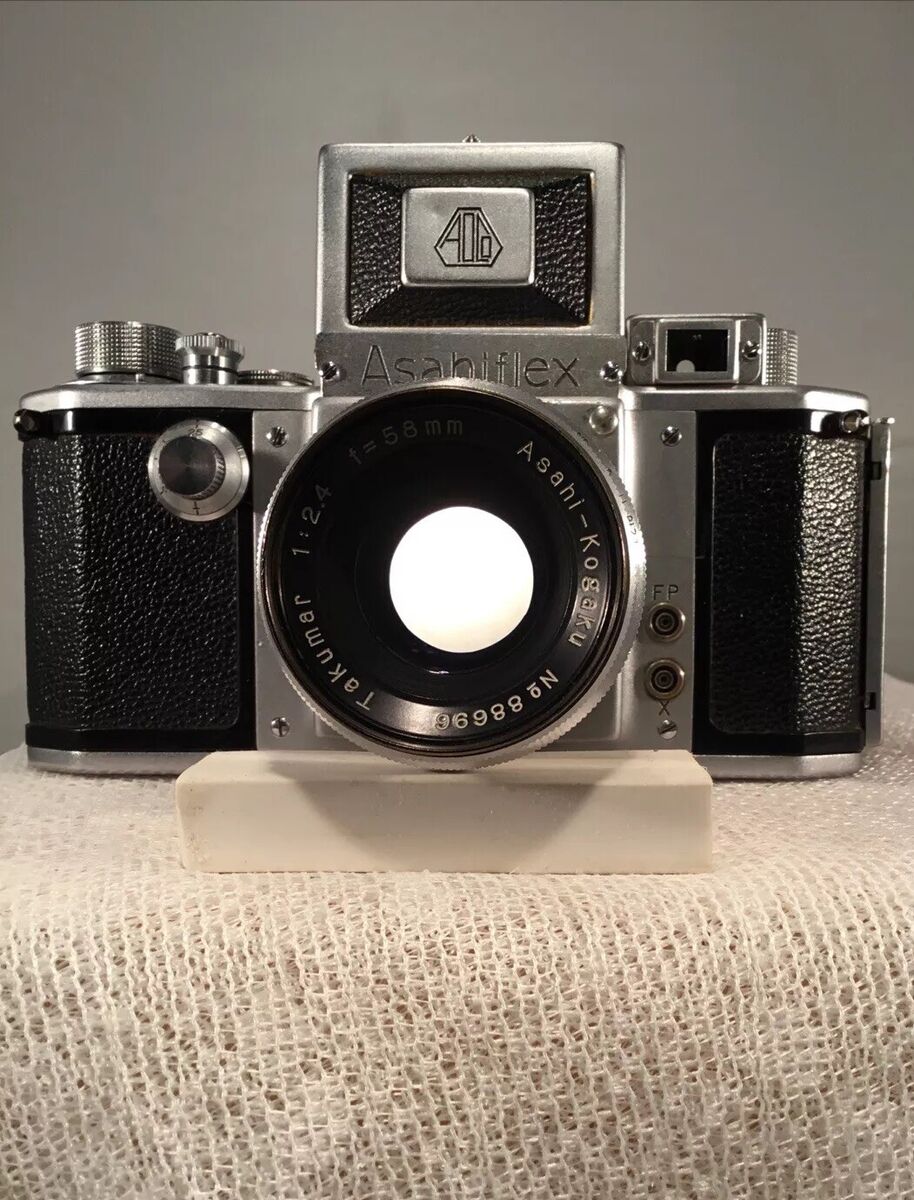 Asahiflex IIA Camera w/Asahi-Kogaku Takumar 1:2.4 f=58mm Asahiflex IIA Camera w/Asahi-Kogaku Takumar 1:2.4 f=58mm