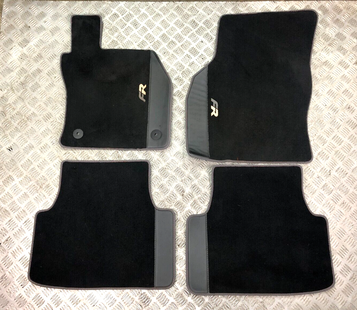 LEON　1357 Seat Leon Mk4 FR Interior Front Rear Floor Mat Carpet Set RHD