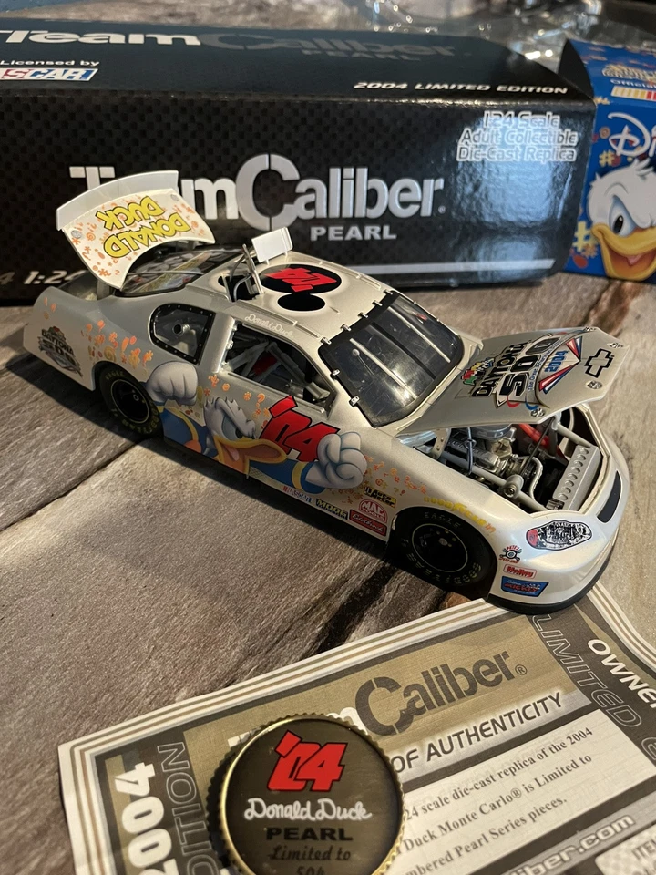 Disneys Donald Duck Daytona 500 Team Caliber 1:24 Scale Car. Nascar Licensed.VTG - Image 2 of 4