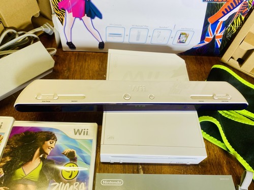 SUPERB RARE 2012 COMPLETE In Box NINTENDO Wii Just Dance 4 Edition 4 Games - Picture 10 of 15