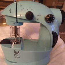 Multifunctional Portable Mini Sewing Machine