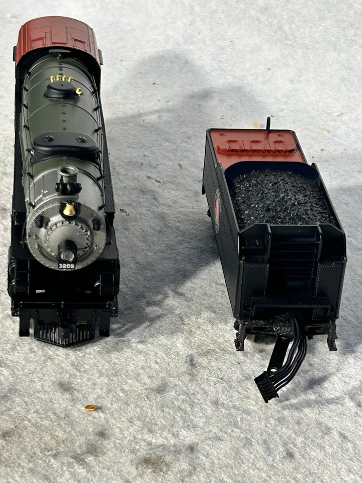 Beautiful BLI Great Northern RR 2-8-2 Steam Loco HO Sound/DCC - Image 3 of 4