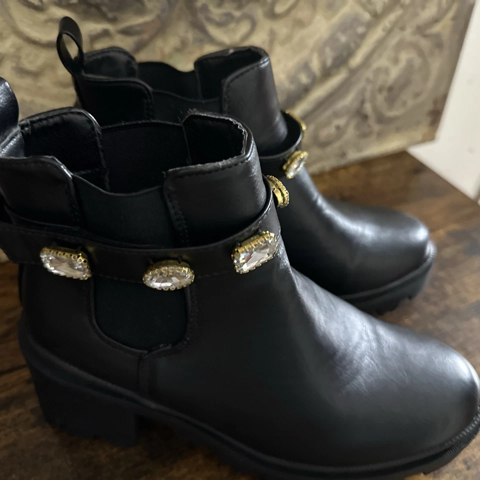 NEW NICOLE MILLER Size 9.5 Chelsey-NM black faux leather Lug Sole JEWELED - Image 3 of 4