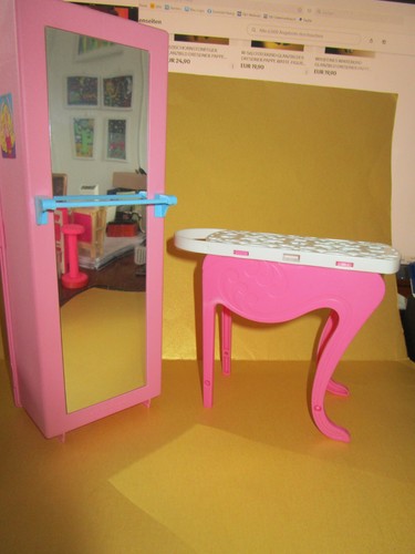 BZ-74) VINTAGE KLEIDERSCHRANK MIT SPIEGEL+TISCH BARBIE PETRA UA 29cm MODEPUPPEN - Bild 6 von 6